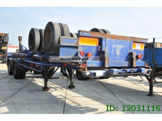 1975 Other  40 F. IWT / Springs / 8 Locks Semi-trailer Swap chassis photo