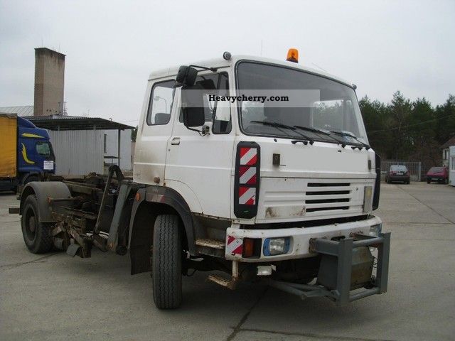 1986 Other  Liaz container crane with 110 830 Truck over 7.5t Roll-off tipper photo