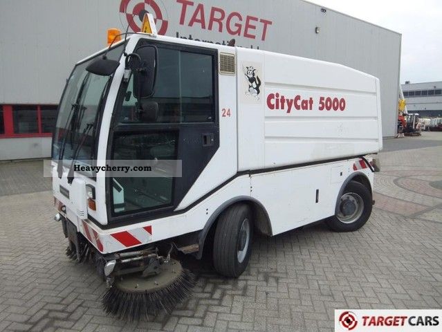 2002 Other  Bucher Citycat CC5000 Street Sweeper Sweeper Truck over 7.5t Sweeping machine photo