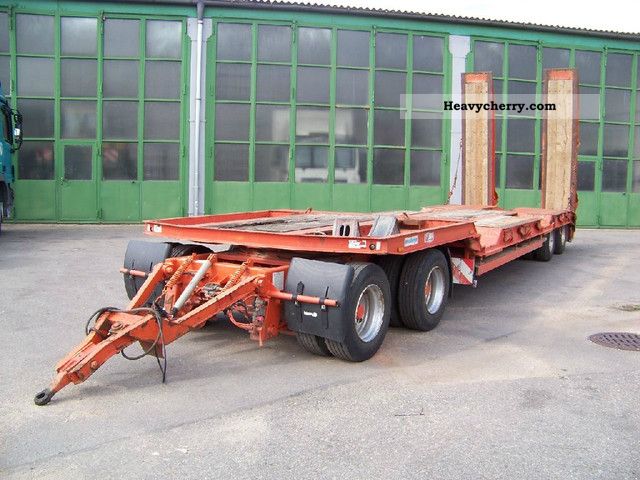 2003 Other  Meusburger MTA-4 - wheel wells Trailer Low loader photo