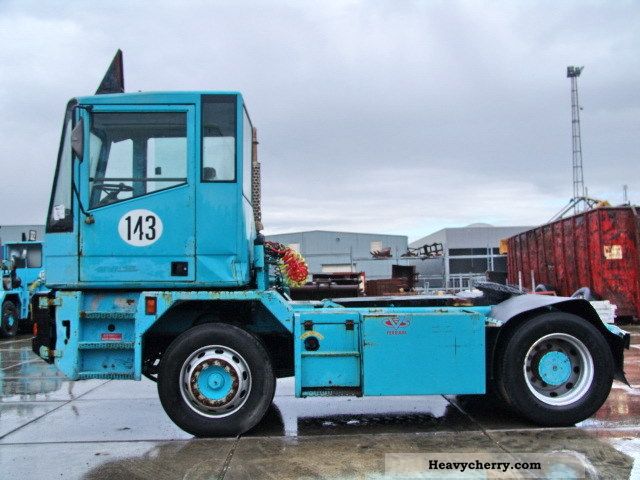 2002 Other  Ferrari TR2516 Terminal Trekker Semi-trailer truck Standard tractor/trailer unit photo
