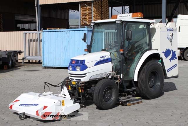 2006 Other  Iseki Orca high-vacuum oil-lane cleaning machine Van or truck up to 7.5t Sweeping machine photo