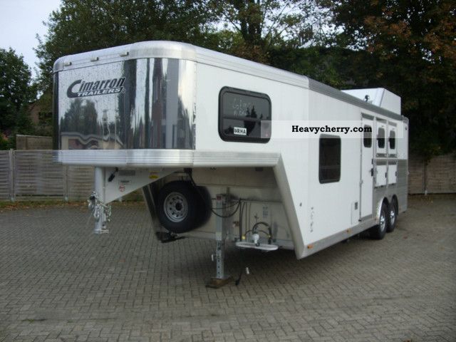2011 Other  3 Horse Trailer with living compartment Semi-trailer Cattle truck photo