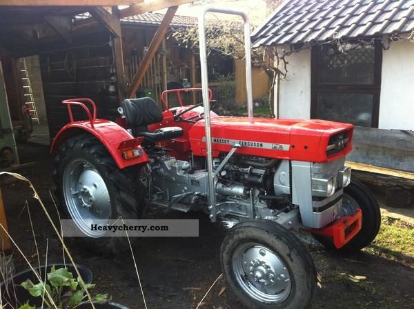 1967 Massey Ferguson  M F 130 / MF130 Agricultural vehicle Tractor photo