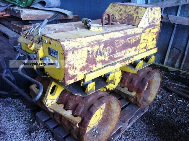 1992 Rammax  Grave roll RW 1403 Schaffußbandage Construction machine Rollers photo