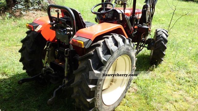 2004 Massey Ferguson  Agrifarm, Kubota tractor Power, front lift Agricultural vehicle Farmyard tractor photo