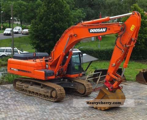 2010 Doosan  DX 340 LC Crawler Excavator Construction machine Caterpillar digger photo