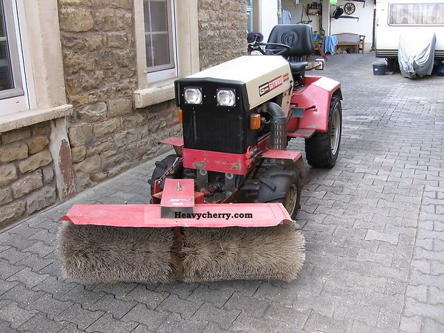 1982 Gutbrod  2350 D Agricultural vehicle Tractor photo