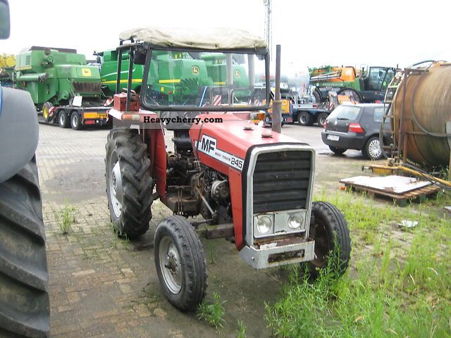 1979 Massey Ferguson  245 Agricultural vehicle Tractor photo