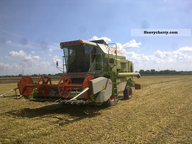 1986 Claas  Dominator108SL Agricultural vehicle Combine harvester photo