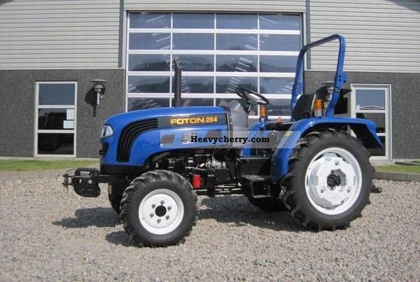 2010 Foton  254 Agricultural vehicle Tractor photo