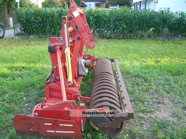 2012 Lely  Terra 300-33 Agricultural vehicle Harrowing equipment photo