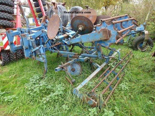 2012 Rabe  Cultivators, 6m working width Agricultural vehicle Harrowing equipment photo
