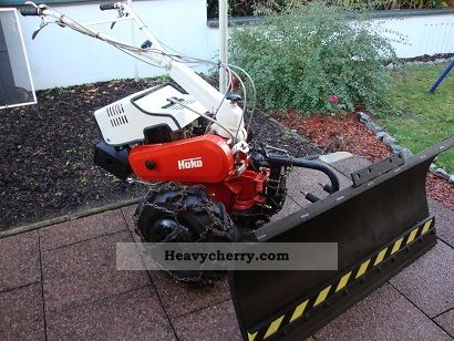 2012 Hako  Single Axle Agricultural vehicle Tractor photo