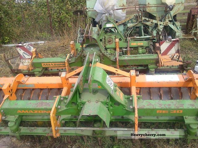 2012 Amazone  Amazon Agricultural vehicle Harrowing equipment photo