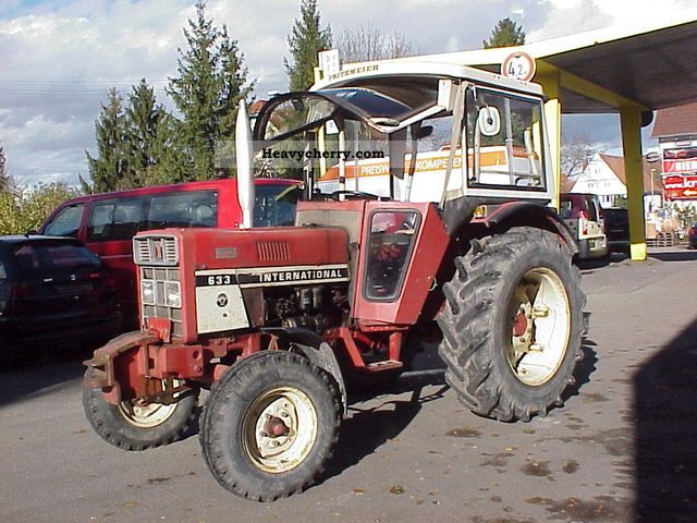1981 IHC  633 Agricultural vehicle Tractor photo