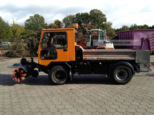 1987 Ladog  G 129 Hydrostatic winter service Van or truck up to 7.5t Other vans/trucks up to 7 photo