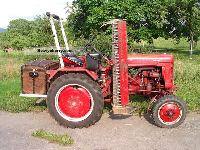 1955 McCormick  DLD 2 Agricultural vehicle Tractor photo