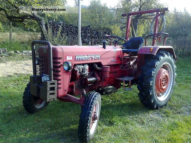 1958 McCormick  D430 Agricultural vehicle Tractor photo