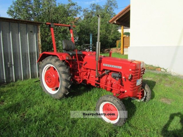1961 McCormick  324 D Agricultural vehicle Farmyard tractor photo