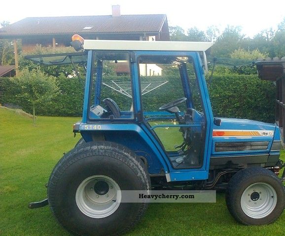 2001 Iseki  5140A incl beacon, Syncronisiertes scarf Agricultural vehicle Tractor photo