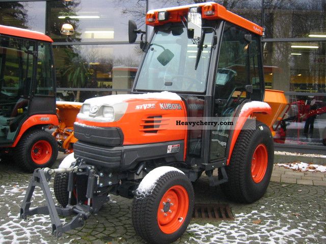 2012 Kubota  STV32 winter / winter campaign Agricultural vehicle Tractor photo