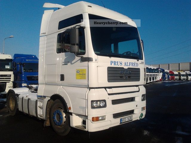 2005 Magirus Deutz  TGA 18.430 BLS XXL Semi-trailer truck Standard tractor/trailer unit photo