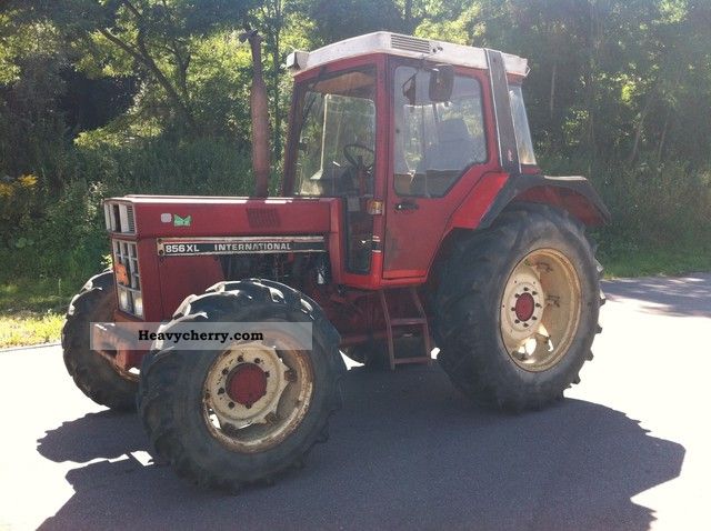 1985 IHC  856 XL WD Cab Turbo Tüv Agricultural vehicle Tractor photo