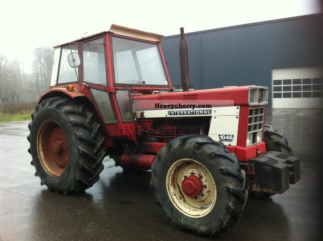 1971 IHC  1046 WD Air Agricultural vehicle Tractor photo